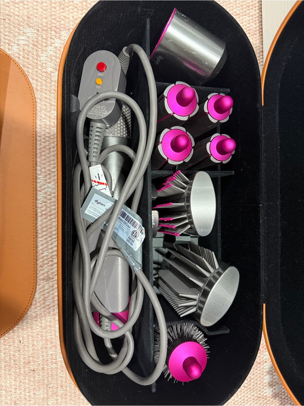 Dyson Airwrap Complete Set - gently used - Picture 3 of 6